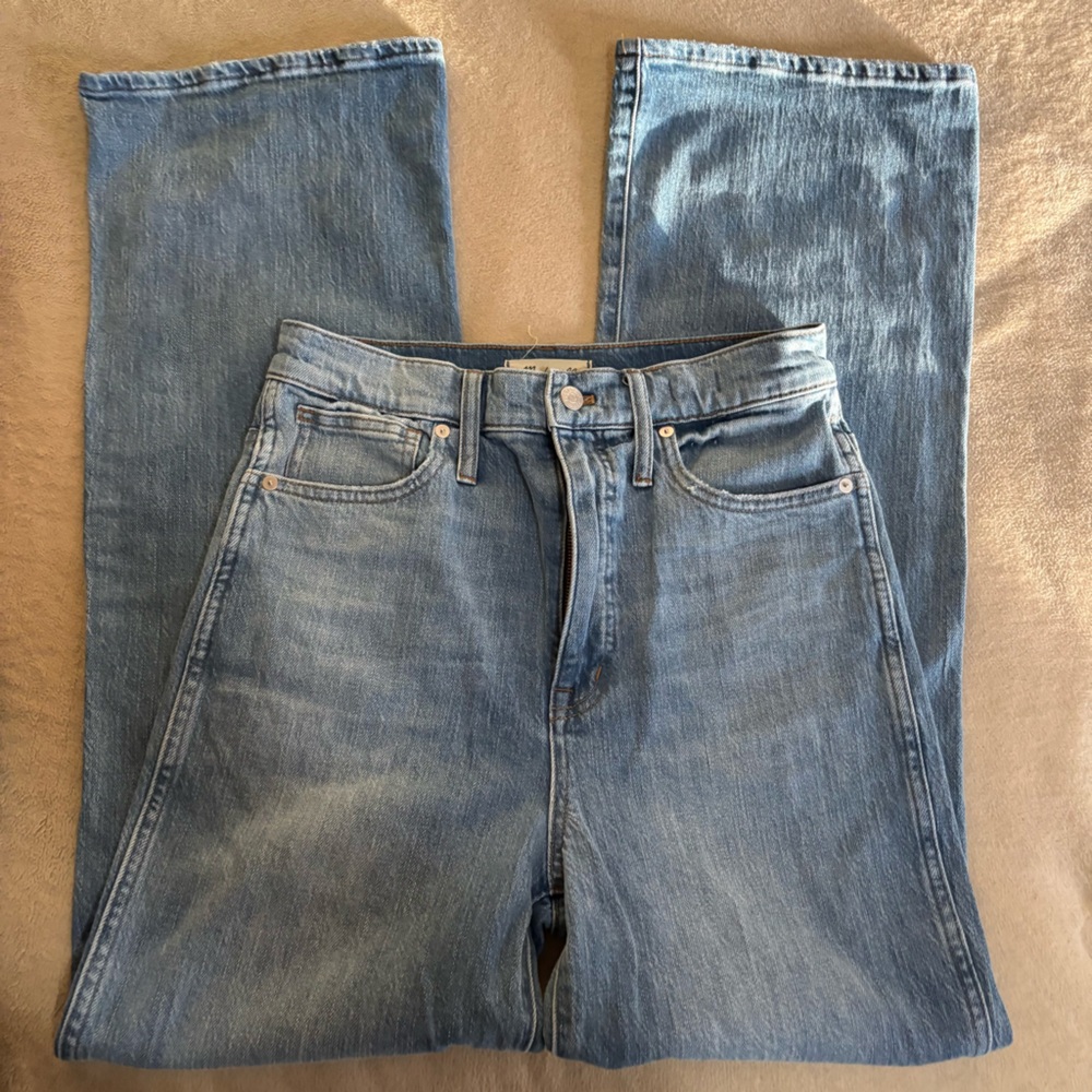 Madewell 11” high rise flare jeans 
Size 30